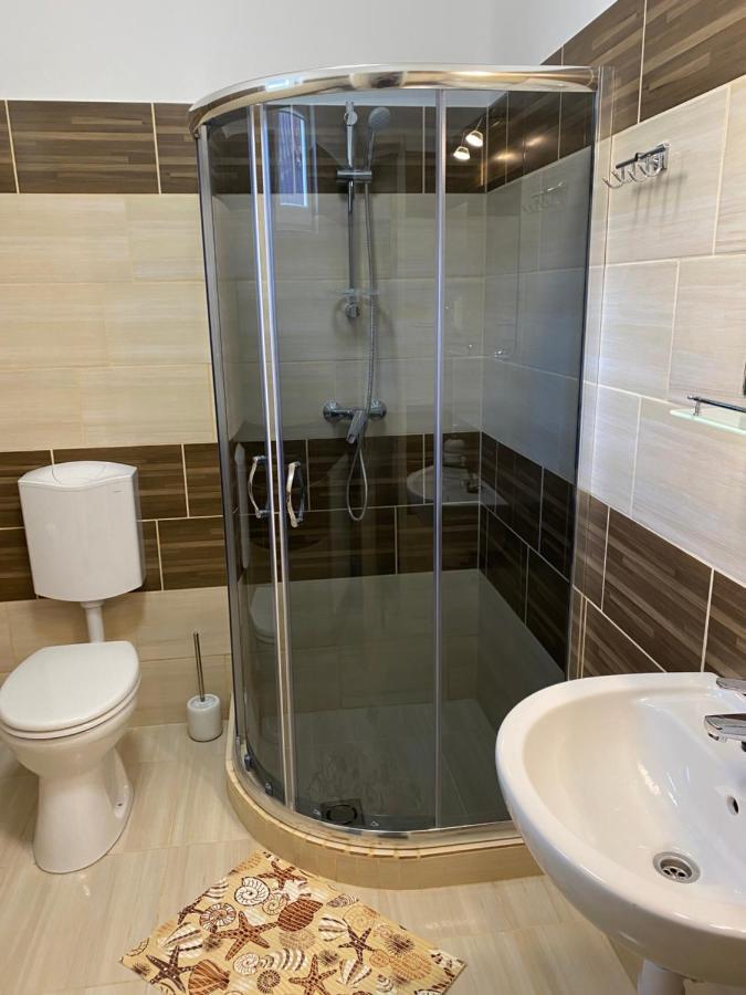 Levendula Vendeghaz Apartment Хайдубьосьормени Екстериор снимка