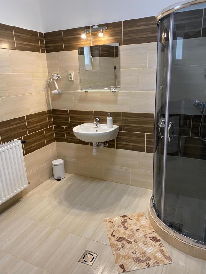 Levendula Vendeghaz Apartment Хайдубьосьормени Екстериор снимка