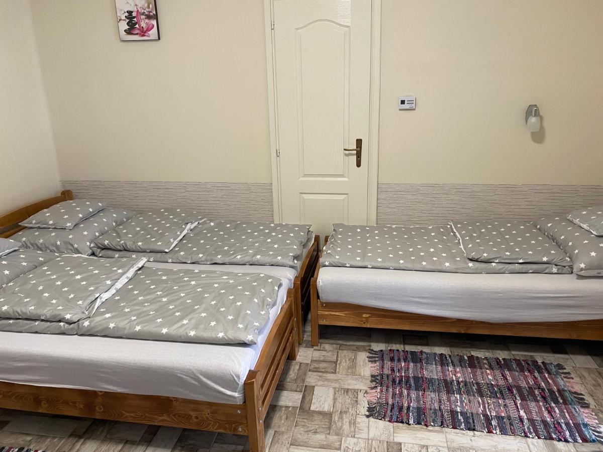 Levendula Vendeghaz Apartment Хайдубьосьормени Екстериор снимка
