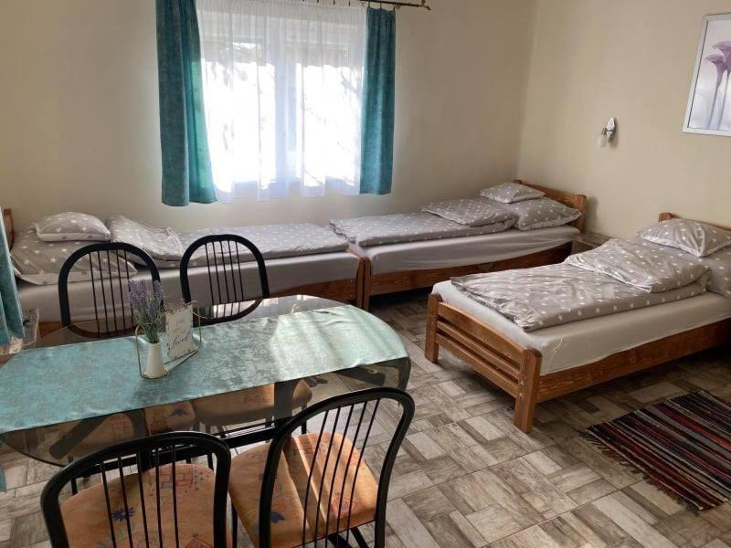 Levendula Vendeghaz Apartment Хайдубьосьормени Екстериор снимка
