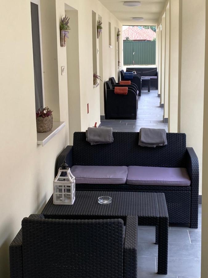 Levendula Vendeghaz Apartment Хайдубьосьормени Екстериор снимка