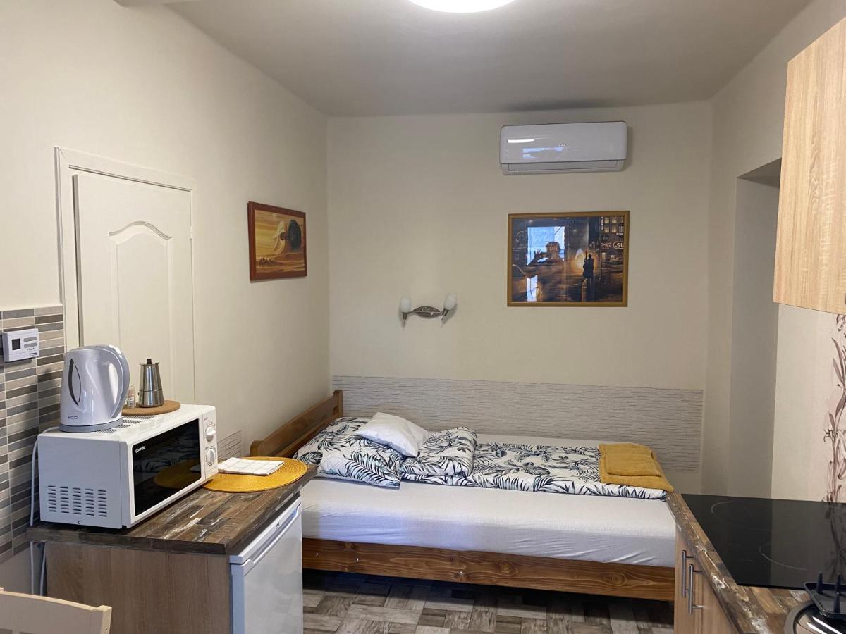 Levendula Vendeghaz Apartment Хайдубьосьормени Екстериор снимка