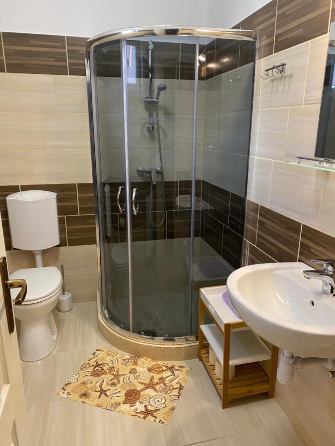 Levendula Vendeghaz Apartment Хайдубьосьормени Екстериор снимка