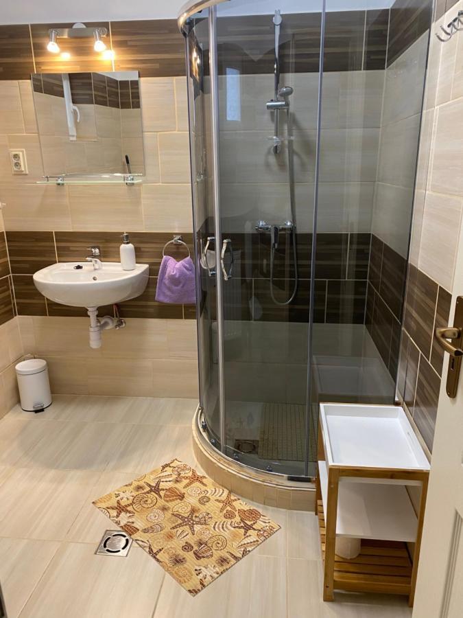 Levendula Vendeghaz Apartment Хайдубьосьормени Екстериор снимка