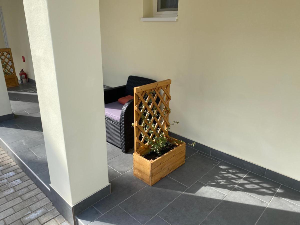 Levendula Vendeghaz Apartment Хайдубьосьормени Екстериор снимка